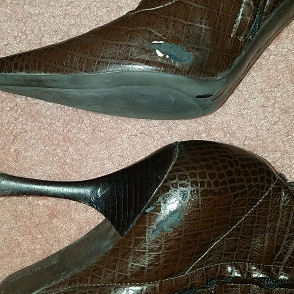 BCBG Brown faux gator print - Picture 6 of 7